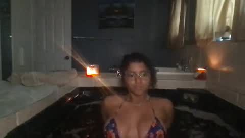 Snapshot of hazell77 chatting on 11.08.25 hazell77 online show from 11.08.25