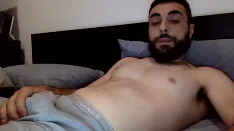 Snapshot of hbabian chatting on 10.27.25 hbabian online show from 10.27.25