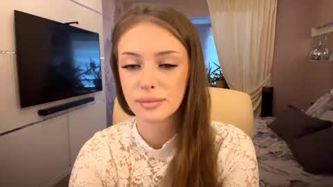 Mona online show from 11.11.25