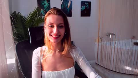 Snapshot of heartedlove_1 chatting on 02.16.25 heartedlove_1 online show from 02.16.25