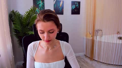 Snapshot of heartedlove_1 chatting on 02.16.25 heartedlove_1 online show from 02.16.25