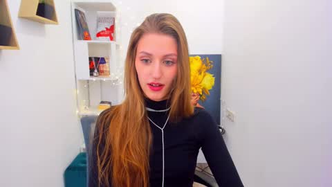 Snapshot of heartedlove_1 chatting on 02.28.25 heartedlove_1 online show from 02.28.25