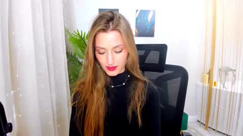 Snapshot of heartedlove_1 chatting on 03.11.25 heartedlove_1 online show from 03.11.25