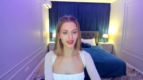 Snapshot of heartedlove_1 chatting on 10.06.25 heartedlove_1 online show from 10.06.25