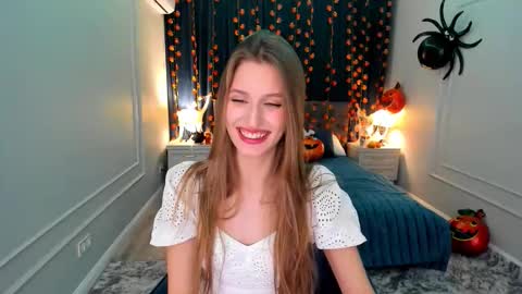 Snapshot of heartedlove_1 chatting on 10.10.25 heartedlove_1 online show from 10.10.25