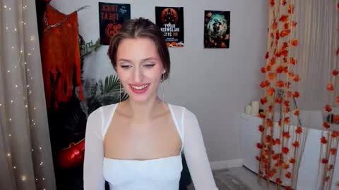 Snapshot of heartedlove_1 chatting on 10.14.25 heartedlove_1 online show from 10.14.25