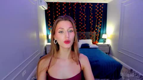 Snapshot of heartedlove_1 chatting on 11.10.25 heartedlove_1 online show from 11.10.25