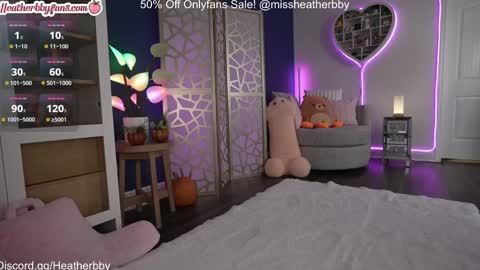 Snapshot of heatherbby chatting on 11.30.25 Heather online show from 11.30.25