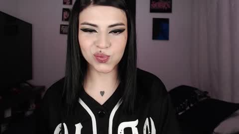 HEATHER DEMONZX   Please help me to reach 100 thumbs up online show from 09.21.25