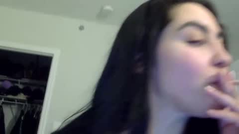 Snapshot of heatwavee chatting on 09.24.25 heatwavee online show from 09.24.25