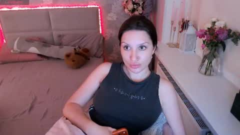 Snapshot of heaven_chloe chatting on 06.20.26 Heaven girl online show from 06.20.26