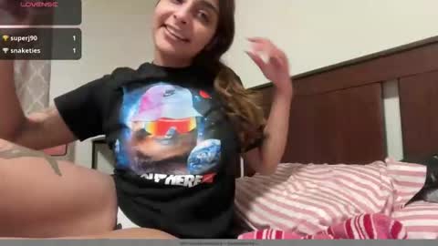 Snapshot of heavensbunny chatting on 12.15.25 heaven the muslim slut online show from 12.15.25