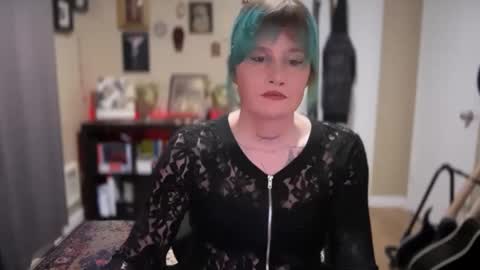 Saoirse online show from 12.04.24