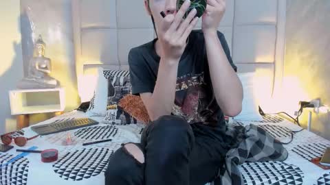 Keira Hecate online show from 12.13.25