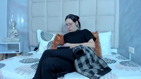 Keira Hecate online show from 02.28.26