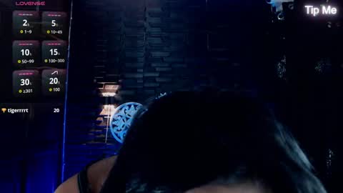Snapshot of hecate_doll chatting on 05.26.26 hecate_doll online show from 05.26.26