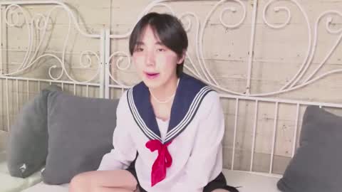 Snapshot of heejinwang chatting on 11.05.25 HEEJIN online show from 11.05.25