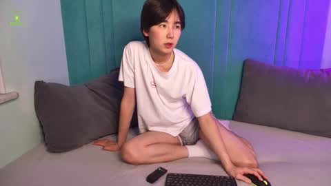 Snapshot of heejinwang chatting on 11.08.25 HEEJIN online show from 11.08.25