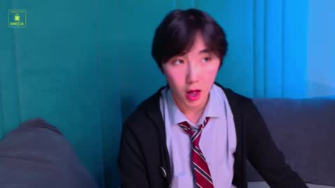 Snapshot of heejinwang chatting on 11.23.25 HEEJIN online show from 11.23.25