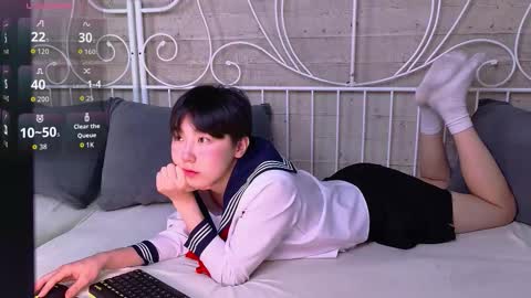 Snapshot of heejinwang chatting on 12.16.25 HEEJIN online show from 12.16.25