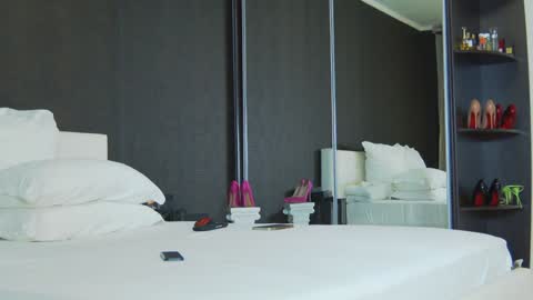 Helen online show from 12.25.24