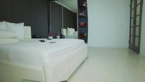 Helen online show from 12.26.24