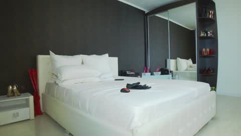 Helen online show from 01.21.25