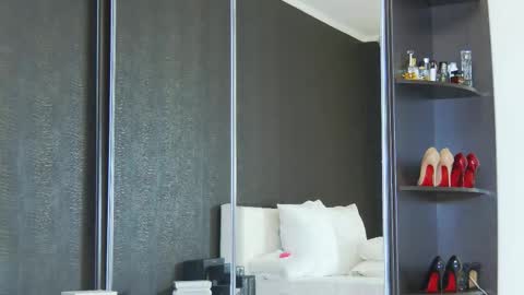 Helen online show from 02.14.25