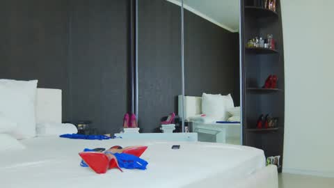 Helen online show from 02.21.25