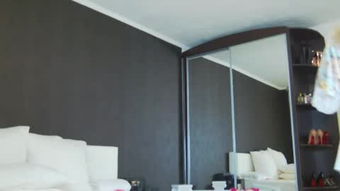 Helen online show from 02.24.25