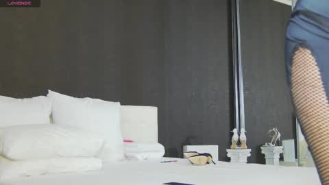 Helen online show from 09.25.25