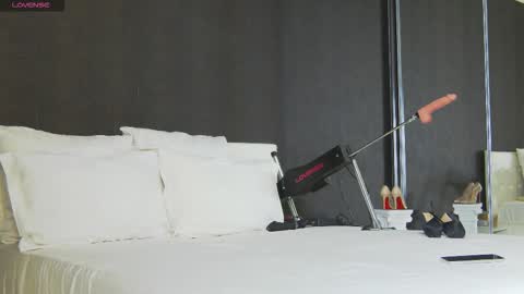 Helen online show from 12.16.25