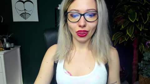 Snapshot of heidi_pleasure chatting on 12.23.24 Heidi online show from 12.23.24