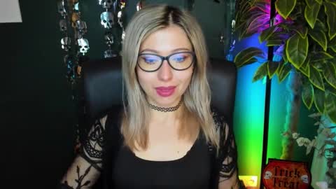 Snapshot of heidi_pleasure chatting on 11.03.25 Heidi online show from 11.03.25