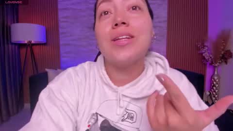 Heidy online show from 11.18.25