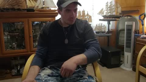 xxScubaStevexx online show from 04.08.26