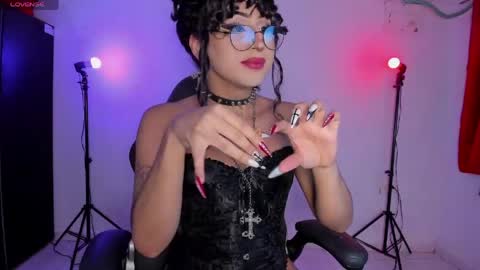 Heka Prudence online show from 05.14.26