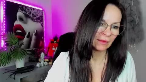 Helen online show from 04.07.26