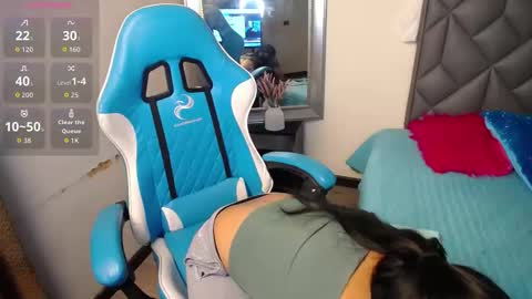 Snapshot of helen_rossy chatting on 12.05.25 Helen online show from 12.05.25