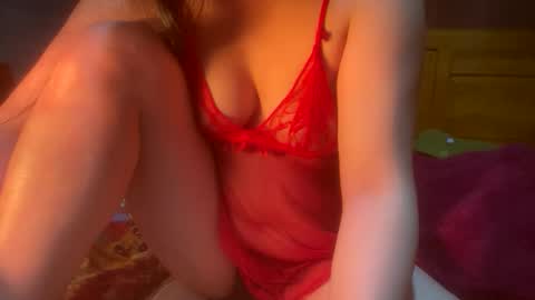 Snapshot of helen_sweetgirl chatting on 03.17.26 helen_sweetgirl online show from 03.17.26