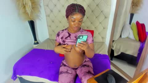 Snapshot of helena_copper chatting on 11.01.25 HELENA COPPER online show from 11.01.25