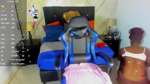 Snapshot of helena_copper chatting on 11.26.25 HELENA COPPER online show from 11.26.25