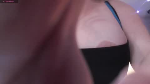 Helena Hope online show from 03.10.25