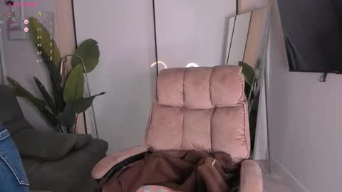 Snapshot of helena_lorente chatting on 11.09.25 Helen online show from 11.09.25