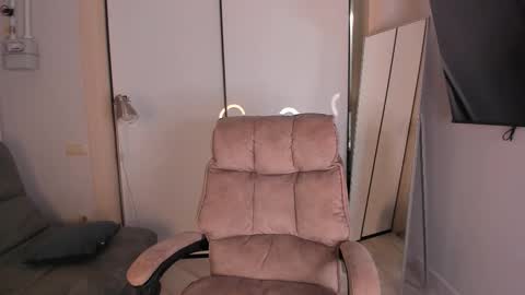 Snapshot of helena_lorente chatting on 11.21.25 Helen online show from 11.21.25