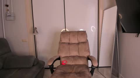 Snapshot of helena_lorente chatting on 11.26.25 Helen online show from 11.26.25