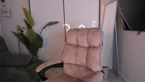 Snapshot of helena_lorente chatting on 12.04.25 Helen online show from 12.04.25