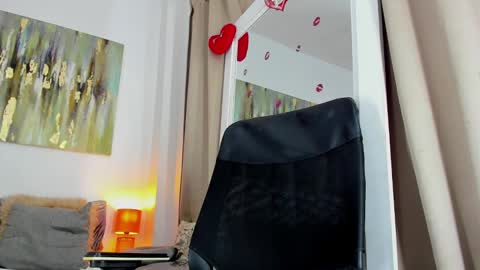 Snapshot of helena_santos01 chatting on 02.22.25 Helena Santos online show from 02.22.25