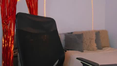 Snapshot of helena_santos01 chatting on 11.02.25 Helena Santos online show from 11.02.25