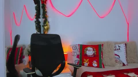 Snapshot of helena_santos01 chatting on 11.16.25 Helena Santos online show from 11.16.25